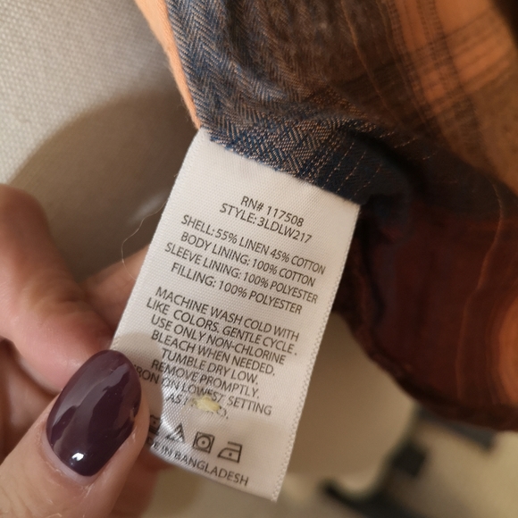 Levi's button up shirt with plaid size medium - Picture 4 of 7